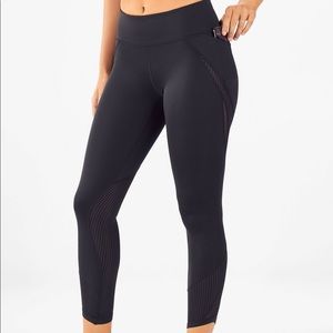 Fabletics Mid-Rise UltraCool Pocket 7/8 Leggings